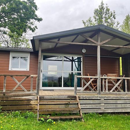Village De Chalets Et Camping La Pierre De L'Aigle La Bréole Exteriér fotografie