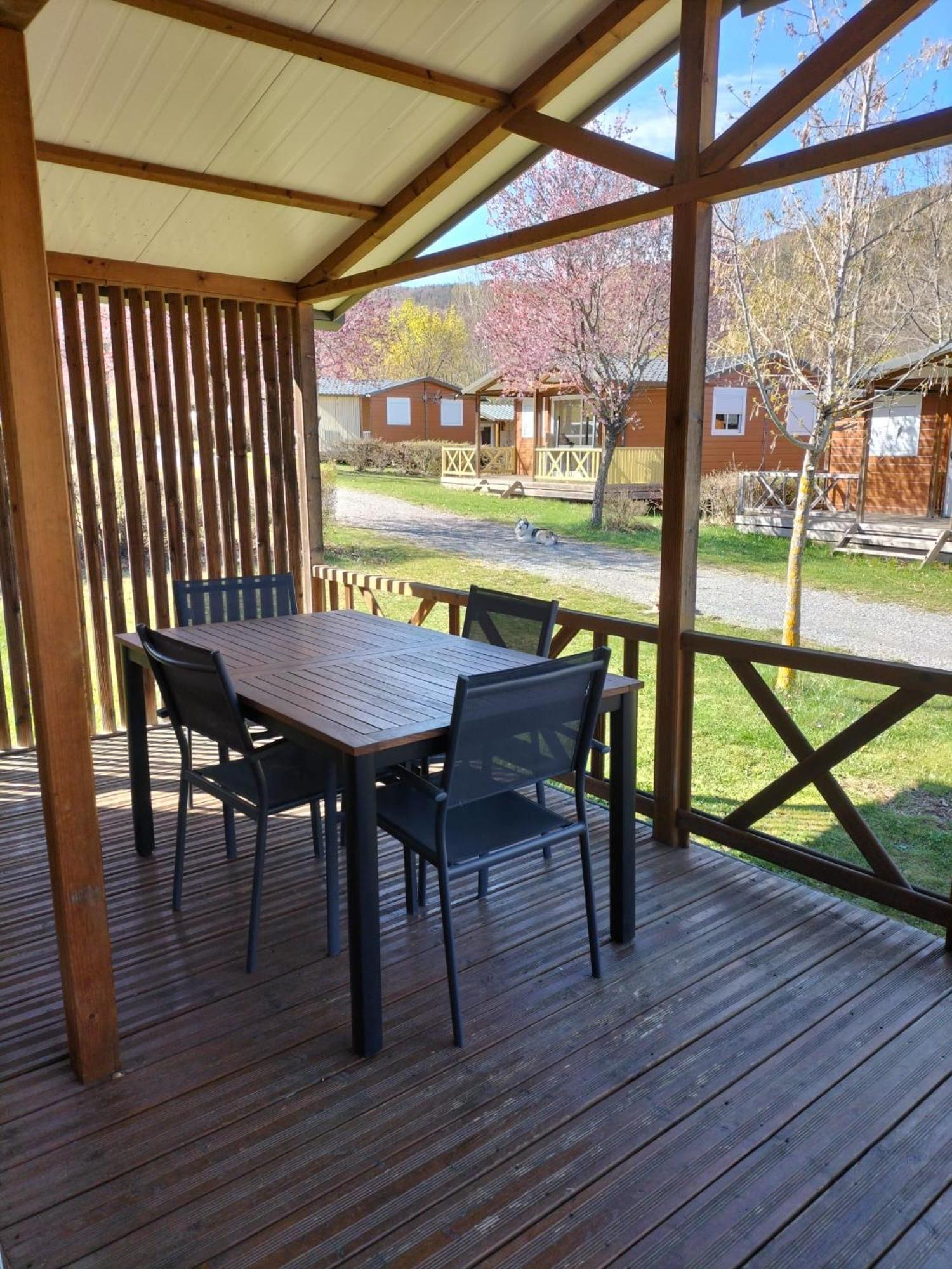 Village De Chalets Et Camping La Pierre De L'Aigle La Bréole Pokoj fotografie
